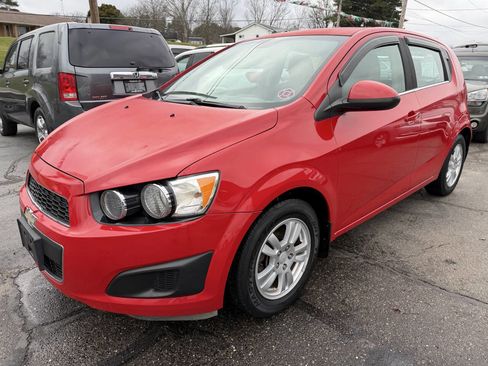 Used 2013 Chevrolet Sonic LT image 2