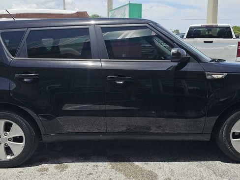 Used 2014 Kia Soul FWD image 6