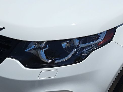 Used 2019 Land Rover Discovery Sport SE AWD/4WD image 35
