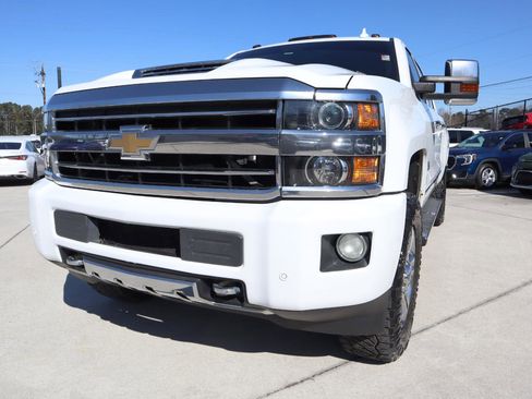 Used 2019 Chevrolet Silverado 2500 High Country w/ Duramax Plus Package image 49