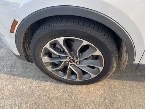 Used 2022 Lincoln Nautilus Reserve image 20