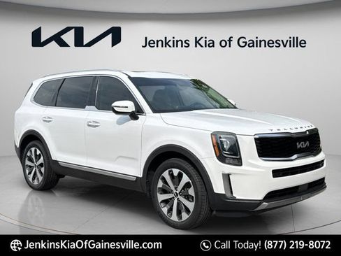 Used 2022 Kia Telluride S FWD image 1