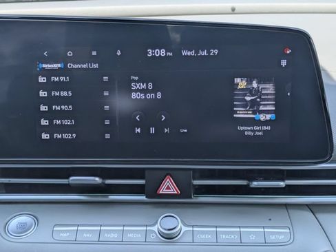 Used 2024 Hyundai Elantra SEL FWD image 17