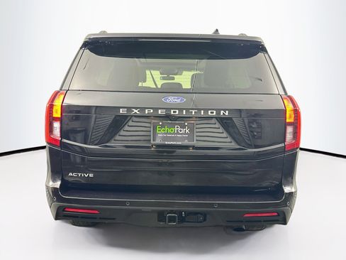 Used 2025 Ford Expedition Active AWD/4WD image 7