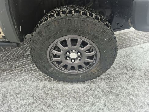 Used 2022 Chevrolet Colorado ZR2 w/ Colorado ZR2 Bison Edition image 17