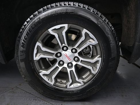 Used 2025 GMC Sierra 1500 SLT image 36