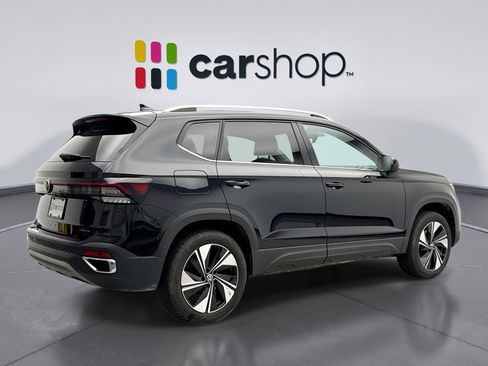 Used 2025 Volkswagen Taos SE AWD/4WD image 5