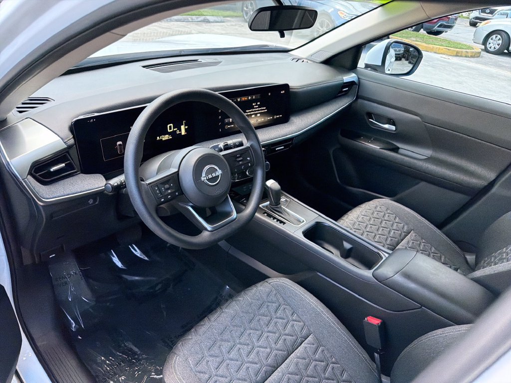 Certified 2025 Nissan Kicks SV FWD image 12