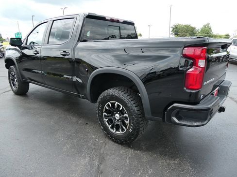 Used 2024 Chevrolet Silverado 1500 ZR2 w/ Technology Package AWD/4WD image 8