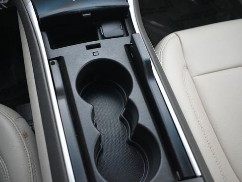 Used 2016 Lincoln MKZ Hybrid image 27