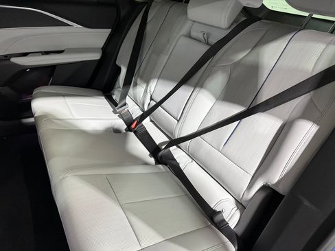 New 2026 Cadillac Lyriq Sport image 39