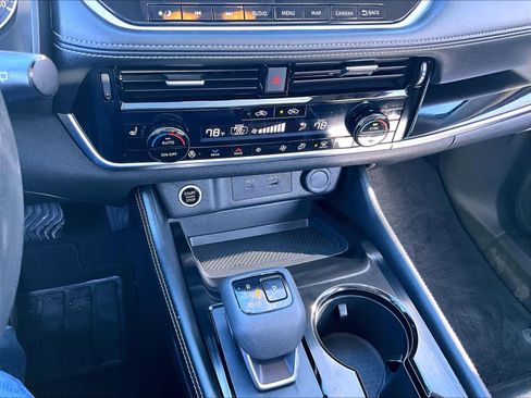 Used 2023 Nissan Rogue SL w/ SL Premium Package image 27