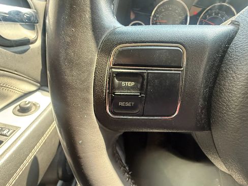 Used 2014 Jeep Compass Latitude w/ Sun/Sound Group AWD/4WD image 19