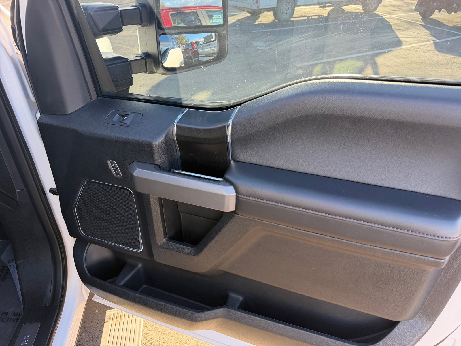 Used 2019 Ford F350 Platinum w/ Platinum Ultimate Package AWD/4WD image 16