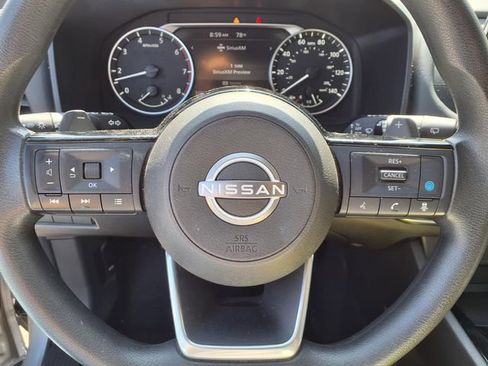 Used 2023 Nissan Rogue SV FWD image 9