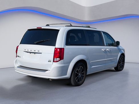Used 2017 Dodge Grand Caravan GT image 9