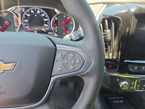 Used 2023 Chevrolet Traverse Premier FWD image 19