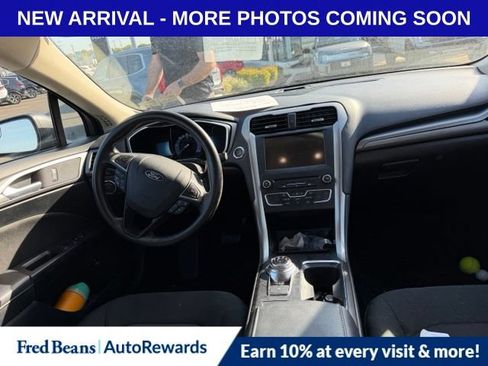 Used 2018 Ford Fusion SE FWD image 11