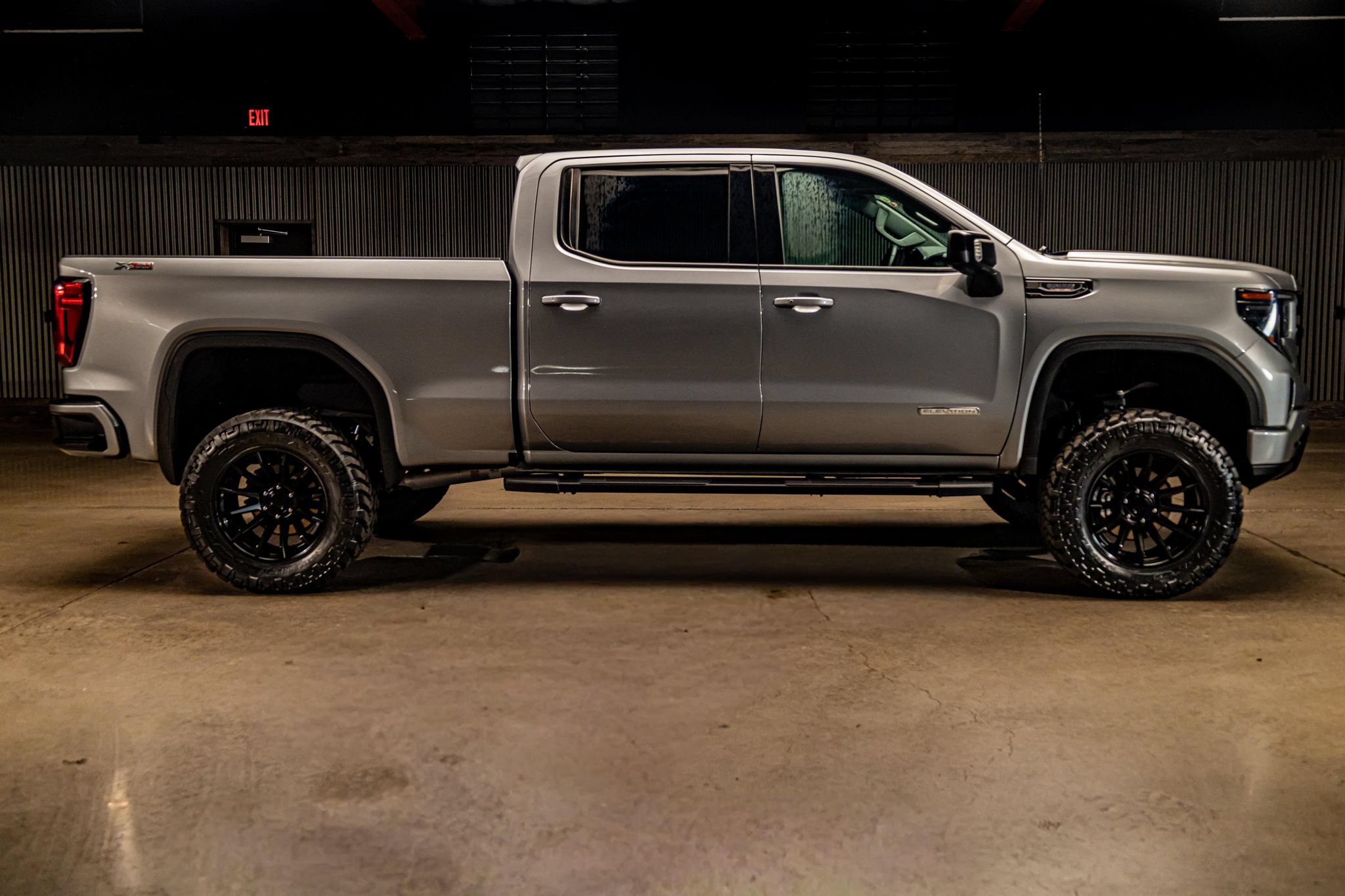 Used 2025 GMC Sierra 1500 Elevation w/ Elevation Premium Package AWD/4WD image 11