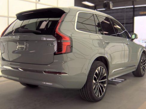 Used 2025 Volvo XC90 B6 Plus AWD/4WD image 9