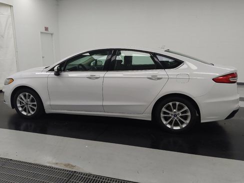 Used 2020 Ford Fusion SE FWD image 3