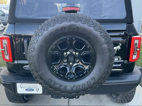 Used 2022 Ford Bronco Badlands image 5