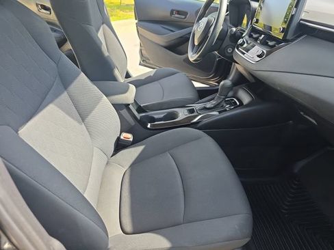 Used 2022 Toyota Corolla LE FWD image 11