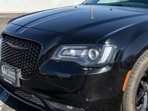 Used 2021 Chrysler 300 S image 38