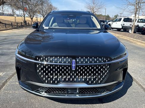 Used 2025 Lincoln Nautilus Reserve image 3