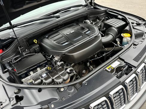 Used 2019 Jeep Grand Cherokee Limited image 16