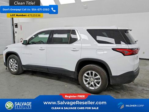 Used 2023 Chevrolet Traverse LS image 3