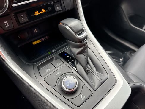 Used 2024 Toyota RAV4 XSE image 21
