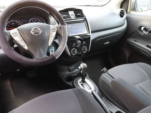 Used 2018 Nissan Versa SV w/ SV Special Edition FWD image 4