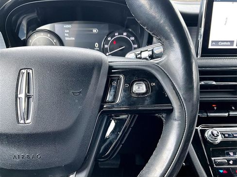 Used 2021 Lincoln Corsair AWD w/ Premium Package image 17