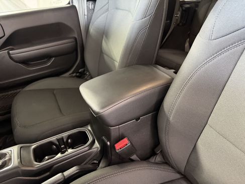 Used 2022 Jeep Wrangler Unlimited Sport AWD/4WD image 15