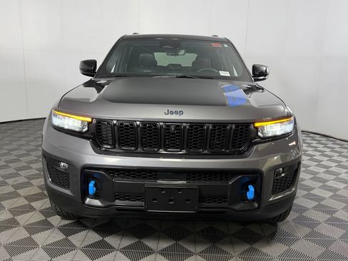 Used 2024 Jeep Grand Cherokee Trailhawk w/ Luxury Tech Group III AWD/4WD image 3