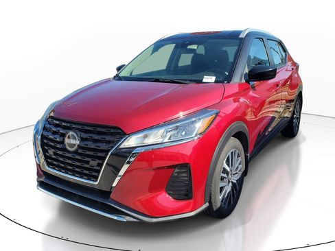 Used 2023 Nissan Kicks SV FWD image 3