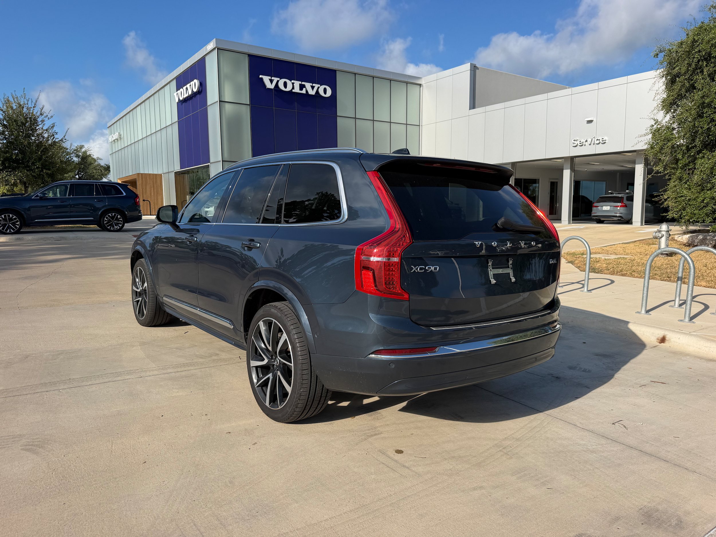 Certified 2023 Volvo XC90 B6 Plus w/ Protection Package Premier AWD/4WD image 4
