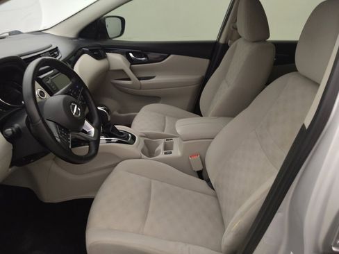 Used 2019 Nissan Rogue Sport SV w/ Technology Package FWD image 17