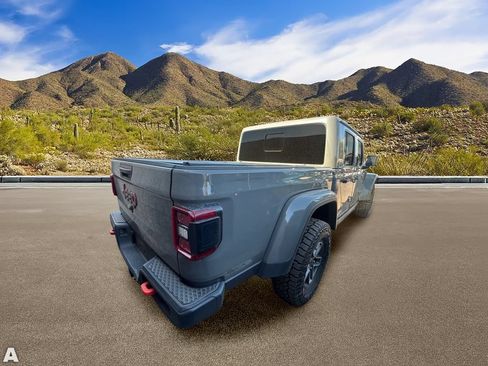 Used 2021 Jeep Gladiator Mojave AWD/4WD image 4