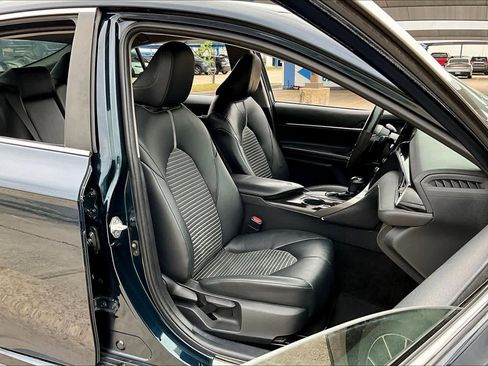 Used 2021 Toyota Camry SE FWD image 8