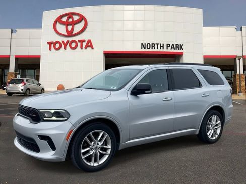 Used 2024 Dodge Durango GT RWD image 1