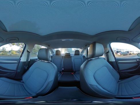 Used 2025 Volkswagen Jetta SE image 42