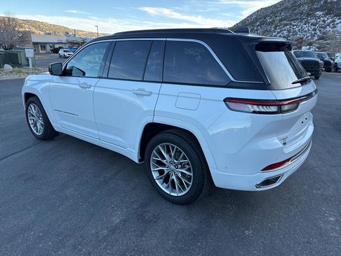 Certified 2025 Jeep Grand Cherokee Summit w/ Adv Protech Group IV image 5