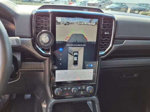 Used 2024 Ford Ranger Lariat w/ Trailer Tow Package image 15