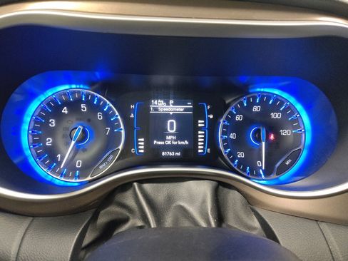 Used 2021 Chrysler Voyager LX FWD image 23