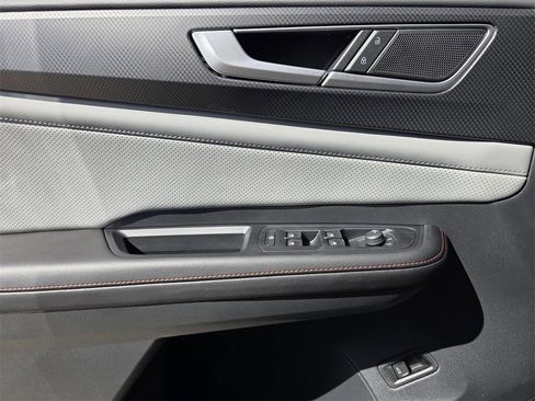 New 2026 Volkswagen Atlas Peak Edition image 16