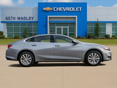 Used 2025 Chevrolet Malibu LT FWD image 8