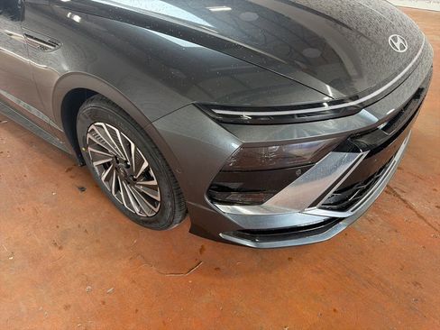 New 2026 Hyundai Sonata Limited FWD image 9