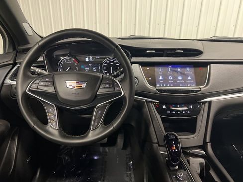 Used 2025 Cadillac XT5 Premium Luxury image 13